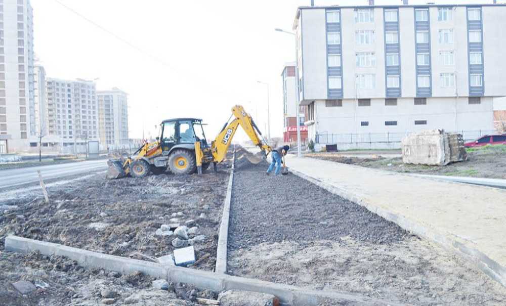 Ali Osman Çelebi Bulvarı'da Çalışmalar Sürüyor