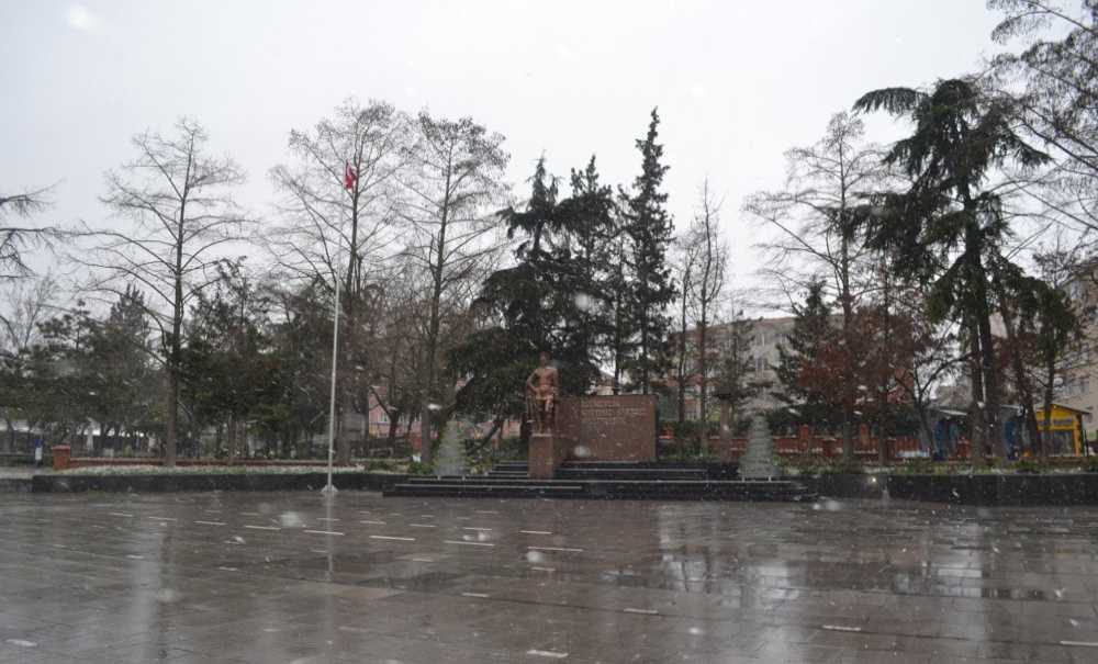 Çorlu'ya İlk Kar Düştü