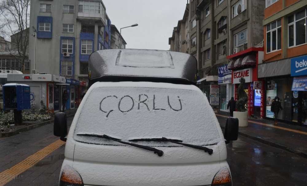 Çorlu'ya İlk Kar Düştü