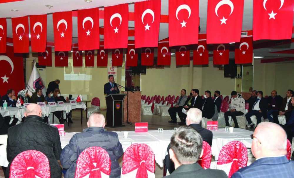 Kenan Üstek Farklı Kazandı