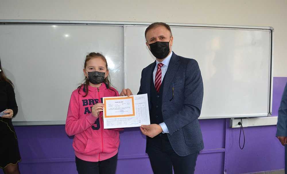 54 Bin Öğrenci Karne Heyecanı Yaşadı