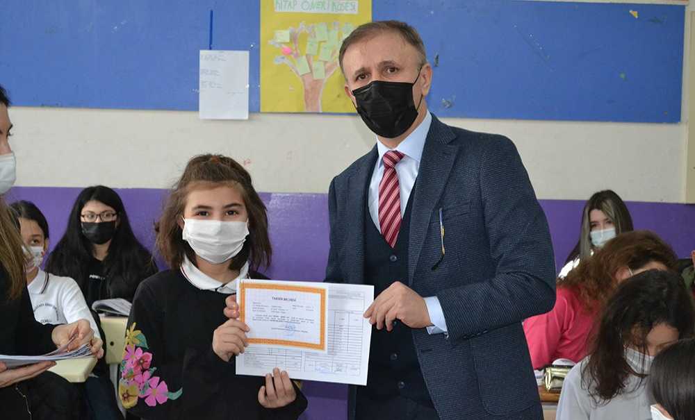 54 Bin Öğrenci Karne Heyecanı Yaşadı