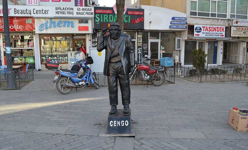 Cengo'nun Heykeline Hırsızlar Musallat Oldu!