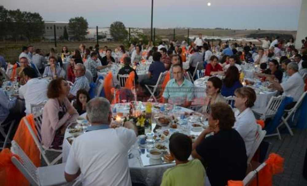 Aka Koleji'nden İftar Yemeği