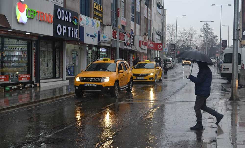 Yağışlı Havalar Taksicilere Yaradı