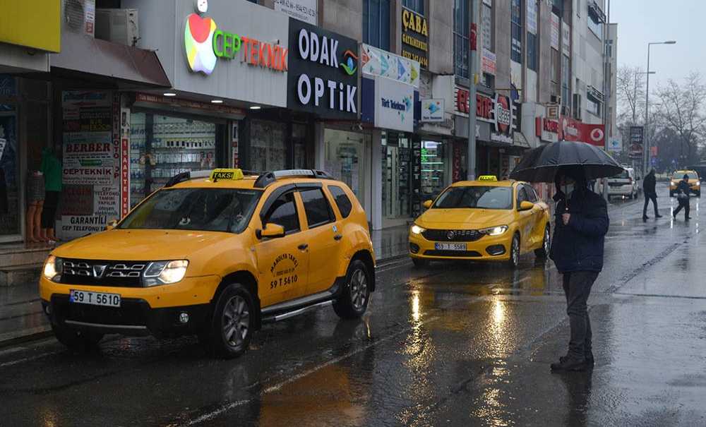Yağışlı Havalar Taksicilere Yaradı