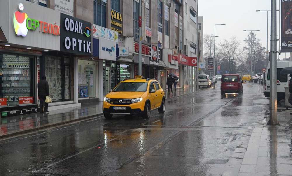 Yağışlı Havalar Taksicilere Yaradı