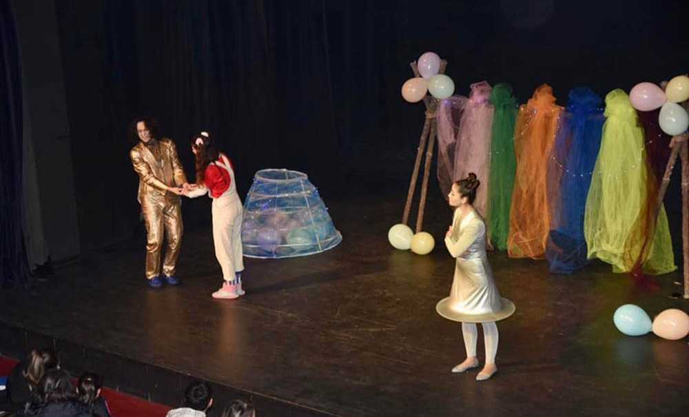 Çocukların Yüzü Gülsün Diye Çalışıyoruz