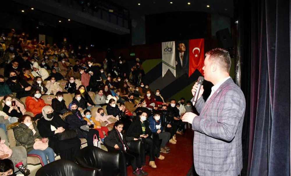 Çocukların Yüzü Gülsün Diye Çalışıyoruz