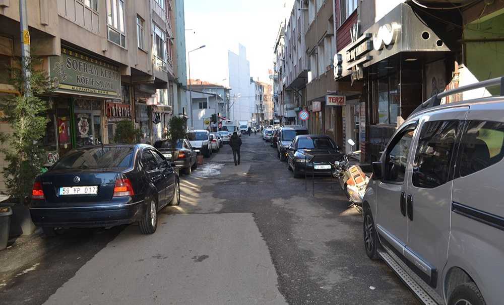 Hem Kaldırımlara Hem De Yollara Vatandaş Tepki Gösterdi