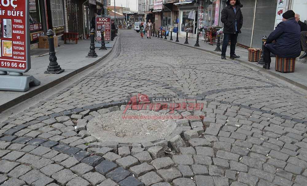 Çorlu Belediyesi Saray Caddesini Yine Unuttu!