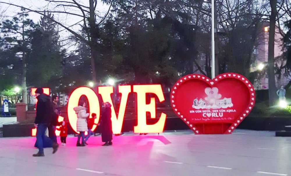 14 Şubat Görsellerine Büyük İlgi