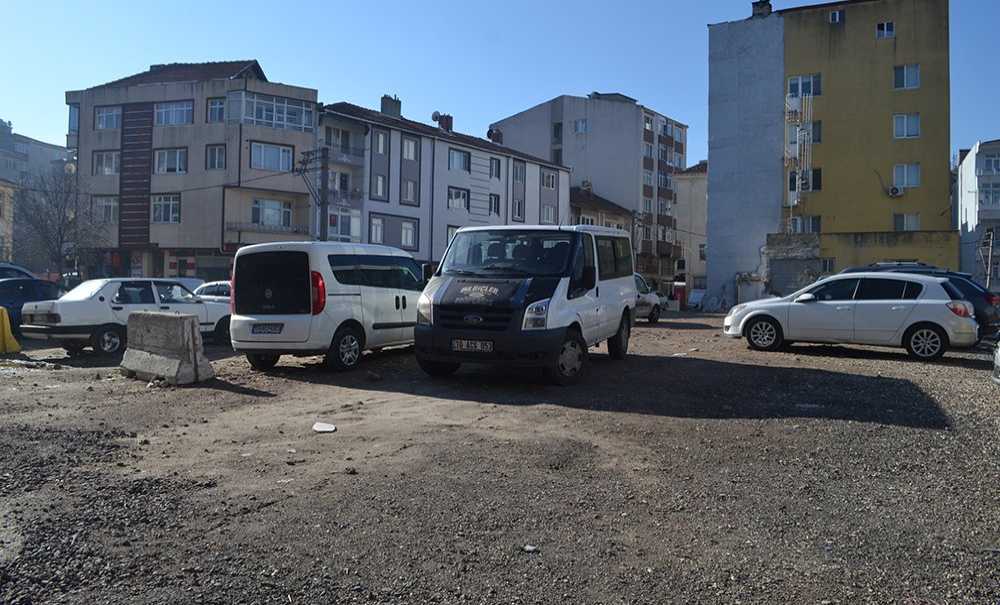 Otopark Düzenleme Bekliyor