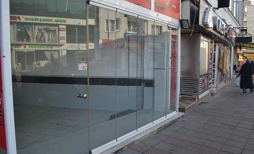 Çarşı Merkezinde Boş Dükkan Sayısı Artıyor