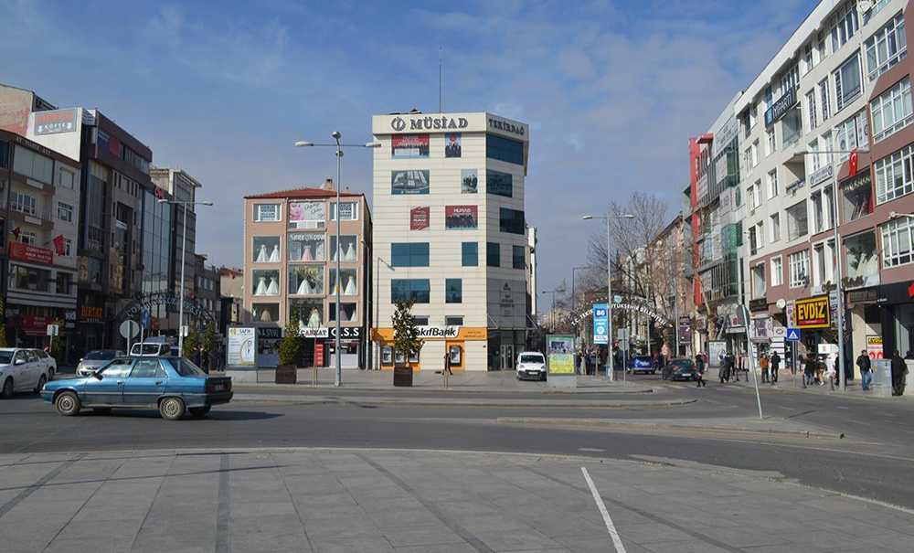 Çarşı Merkezinde Boş Dükkan Sayısı Artıyor