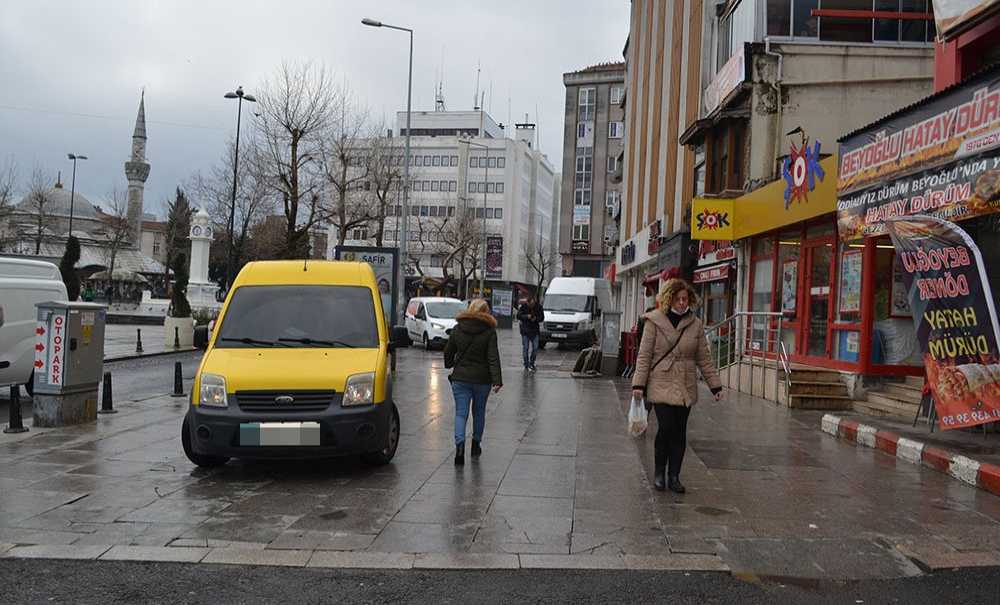Kaldırımlar Yük Boşaltma Yeri Oldu
