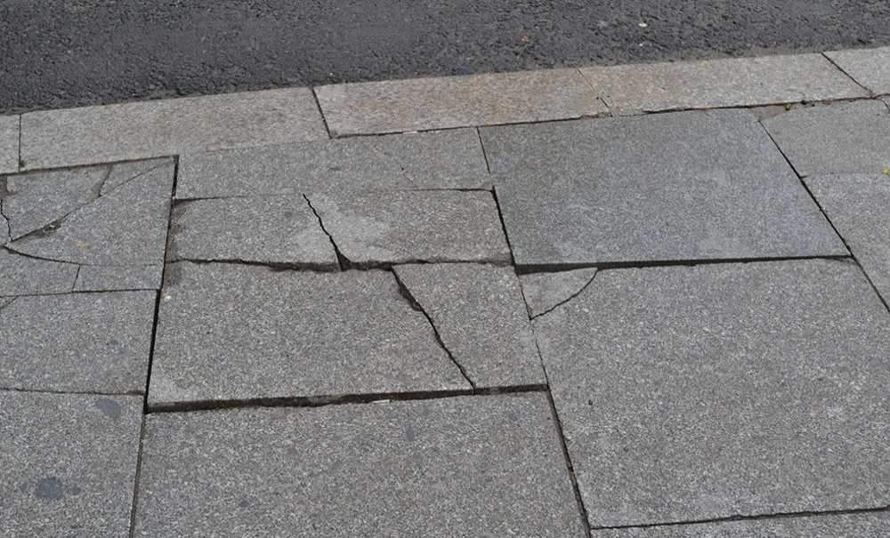 Kaldırımlar Yük Boşaltma Yeri Oldu