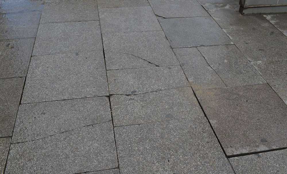 Kaldırımlar Yük Boşaltma Yeri Oldu