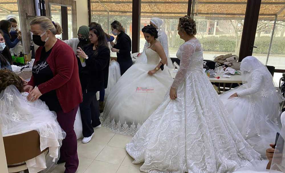 Gelinler Kursiyerlere Emanet