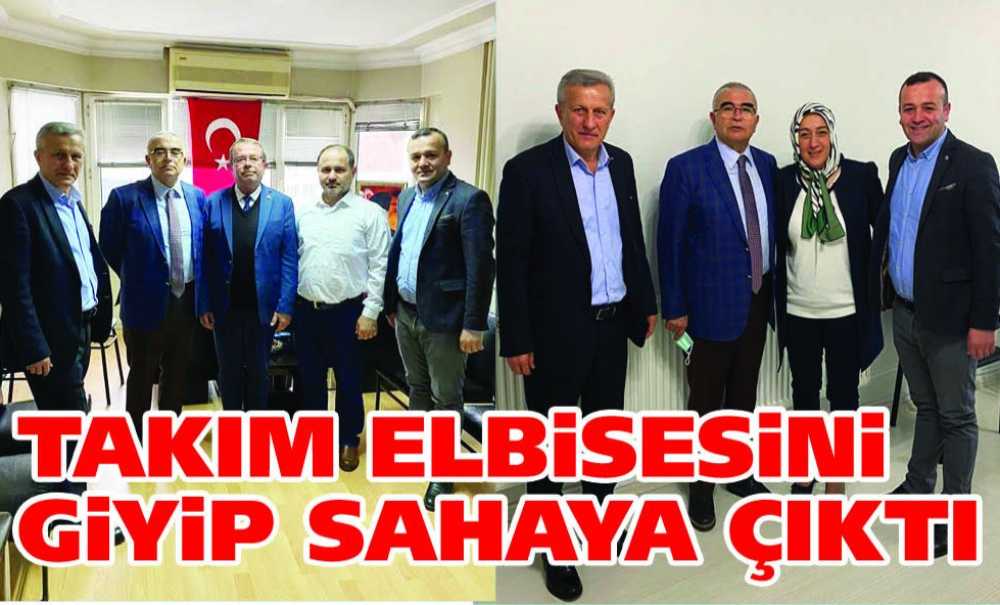 Takım Elbisesini Giyip Sahaya Çıktı
