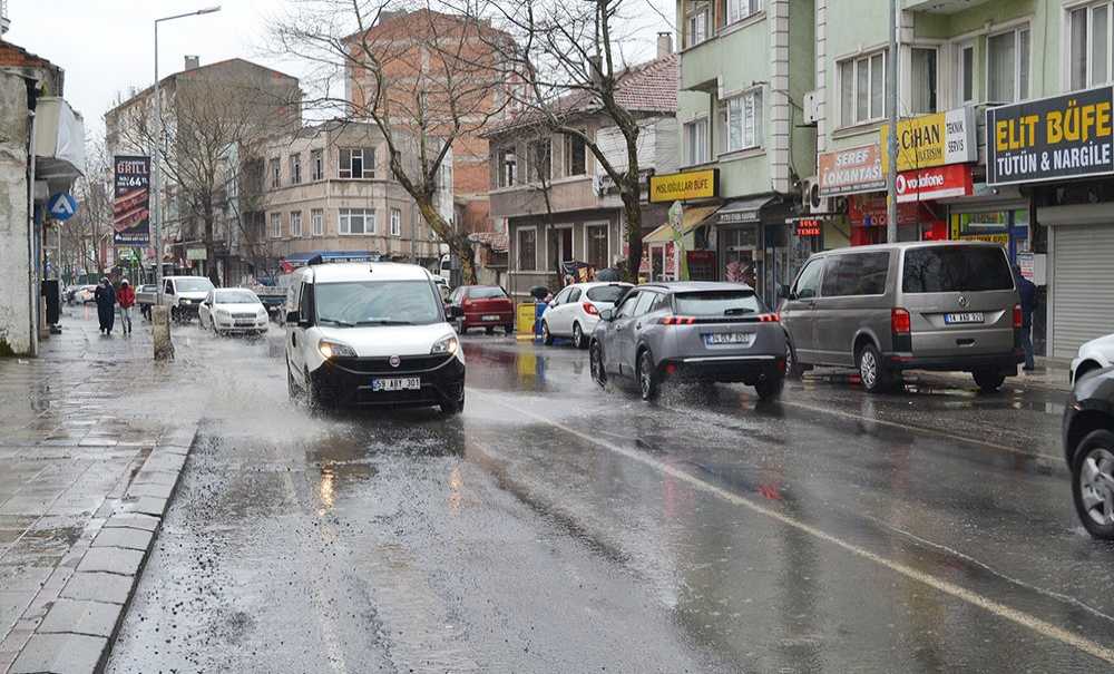 Teski̇ Sadece Seyrediyor!