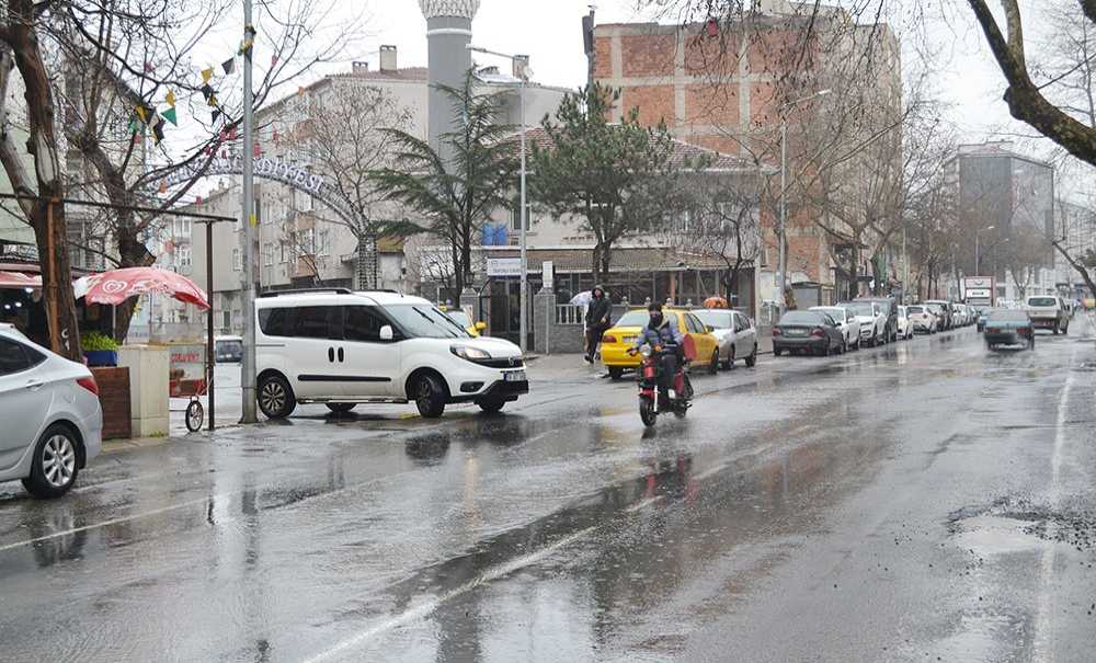 Teski̇ Sadece Seyrediyor!