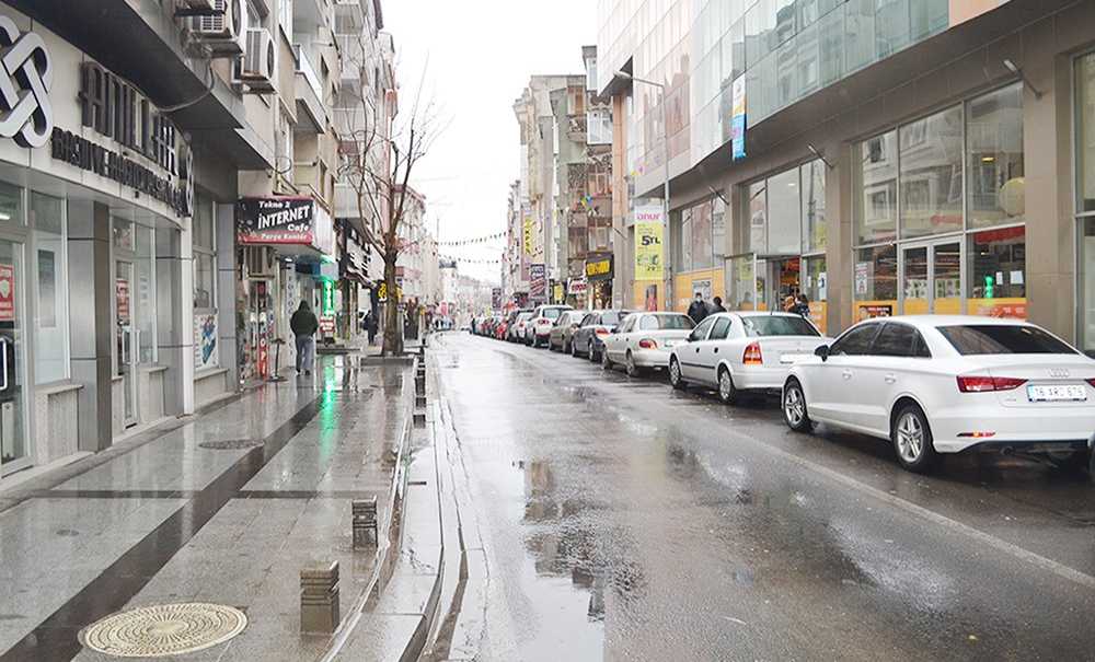 Teski̇ Sadece Seyrediyor!