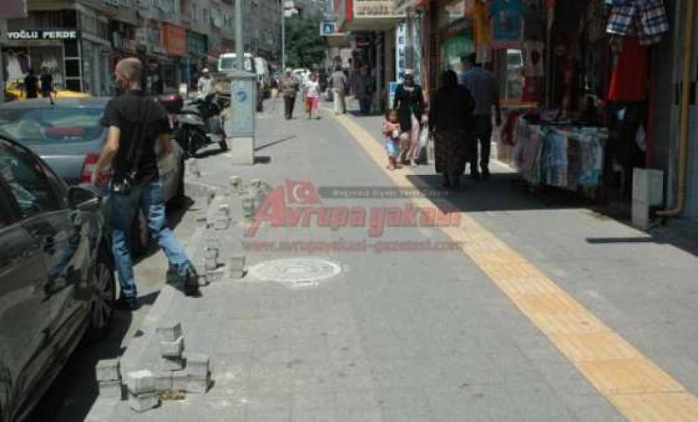 Esnaflar Kaldırımlara Duba Yerine Bodur Ağaç İstiyor