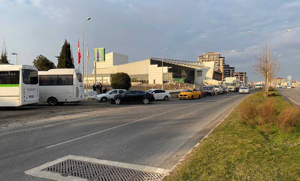 Benzinliklerde Akaryakıt Kuyruğu