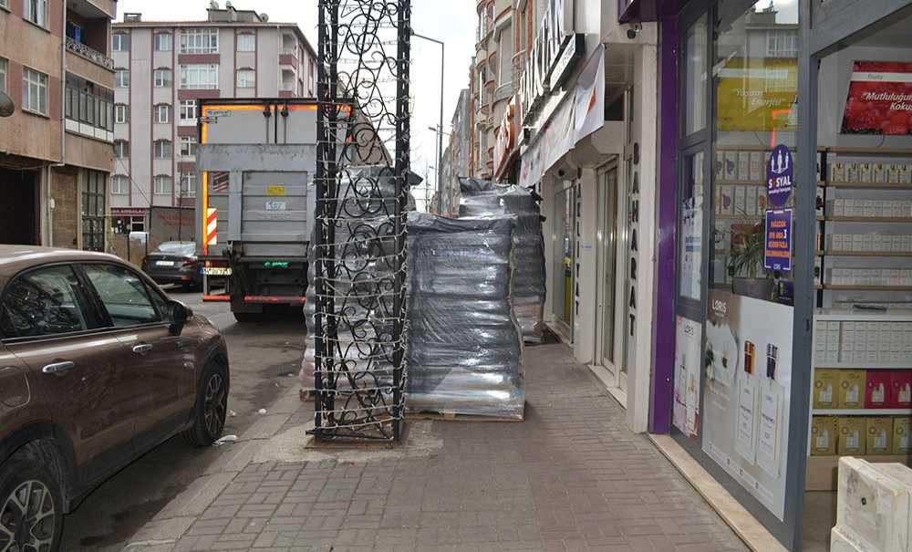 Çorlu'da Kaldırımda Yürümek Mümkün Değil