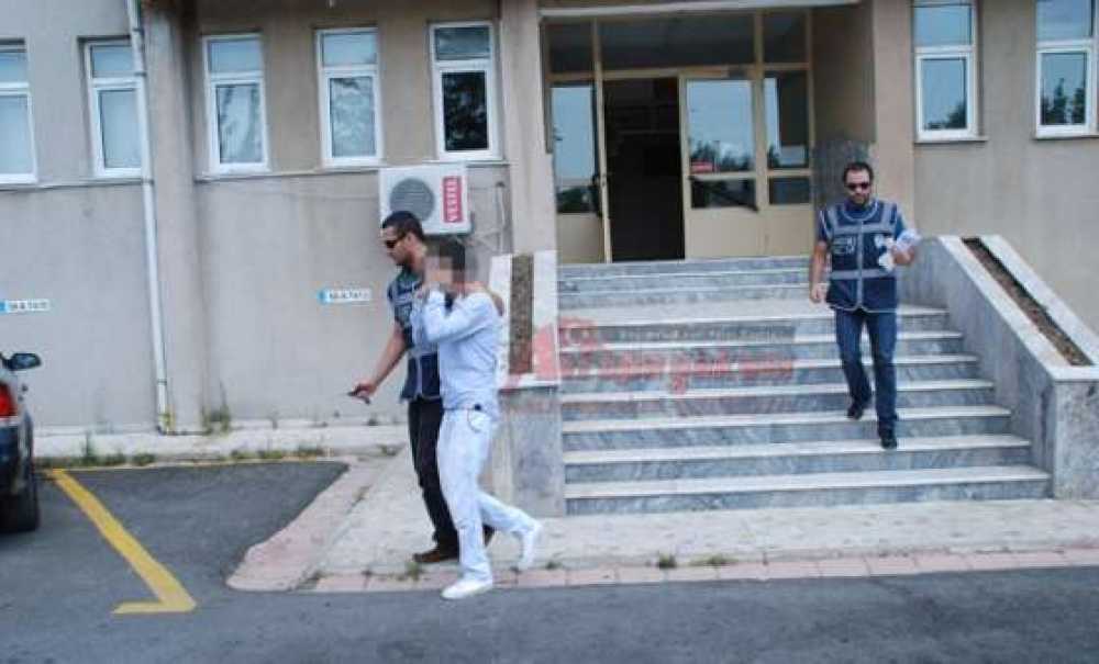 Kaçak Sigara Baskınında Eroin Ele Geçirildi