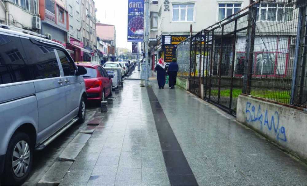 Soğuk Ve Yağışlı Havalarda Sokaklar Sessizliğe Bürünüyor