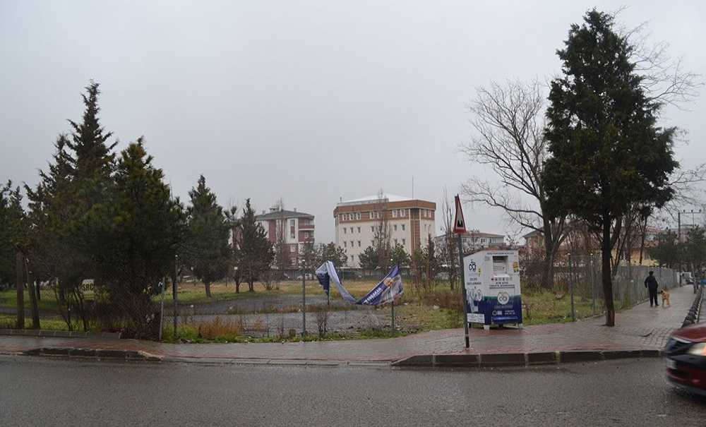 10 Dönümlük Arazi Yıllardır Boş Duruyor