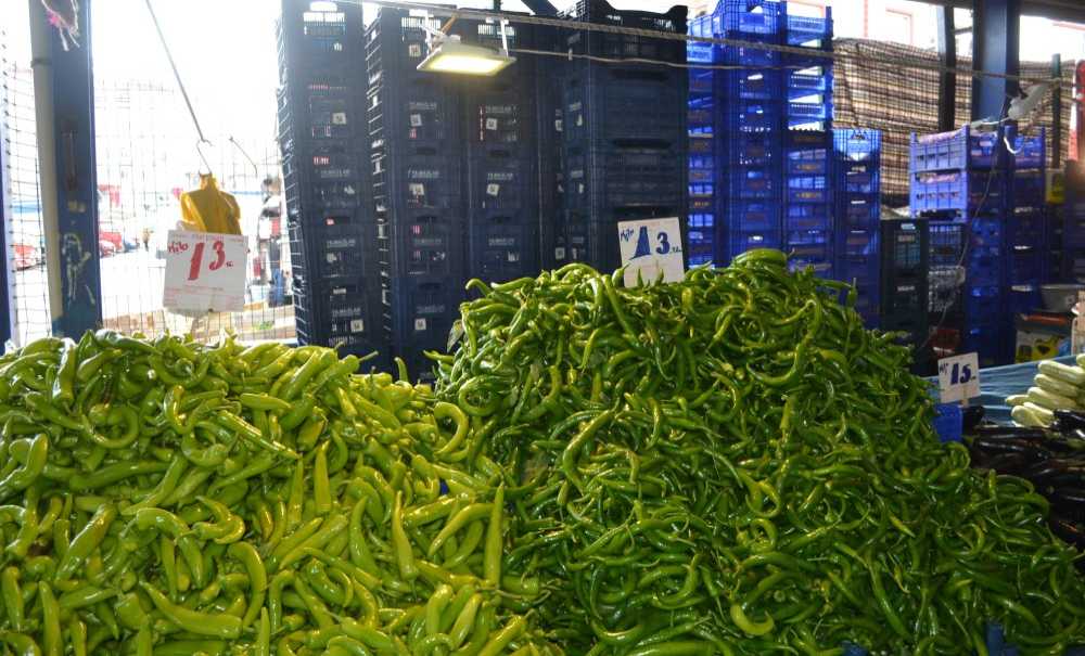 Pazarda Fiyatlar Yarı Yarıya Düştü