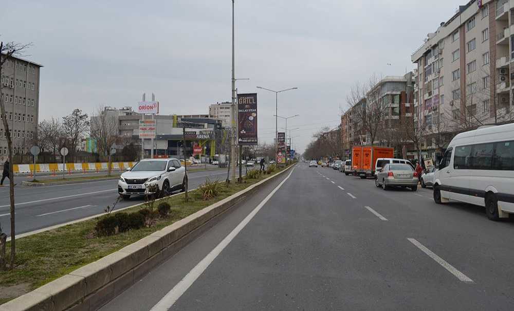 Vatandaşlar Refüjlere Bakım İstiyor