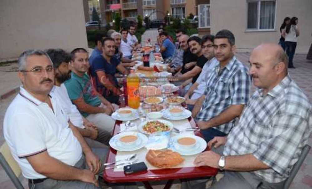Komşular İftarda Buluştu