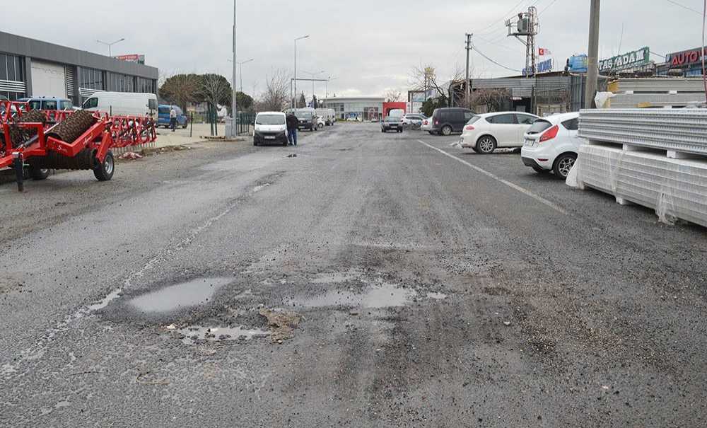 Sanayinin Yolları Esnafı Canından Bezdirdi