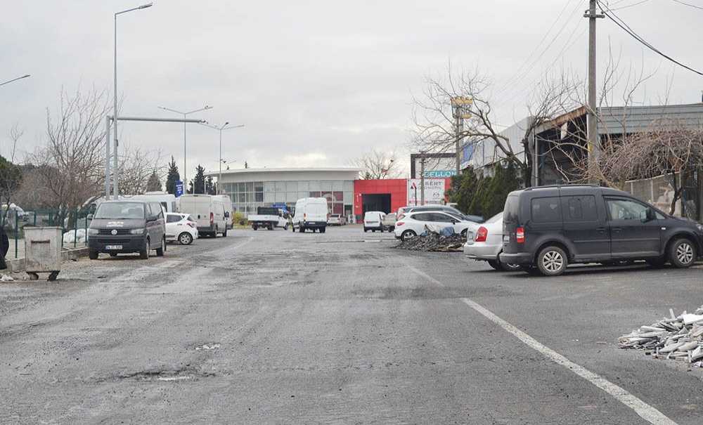 Sanayinin Yolları Esnafı Canından Bezdirdi