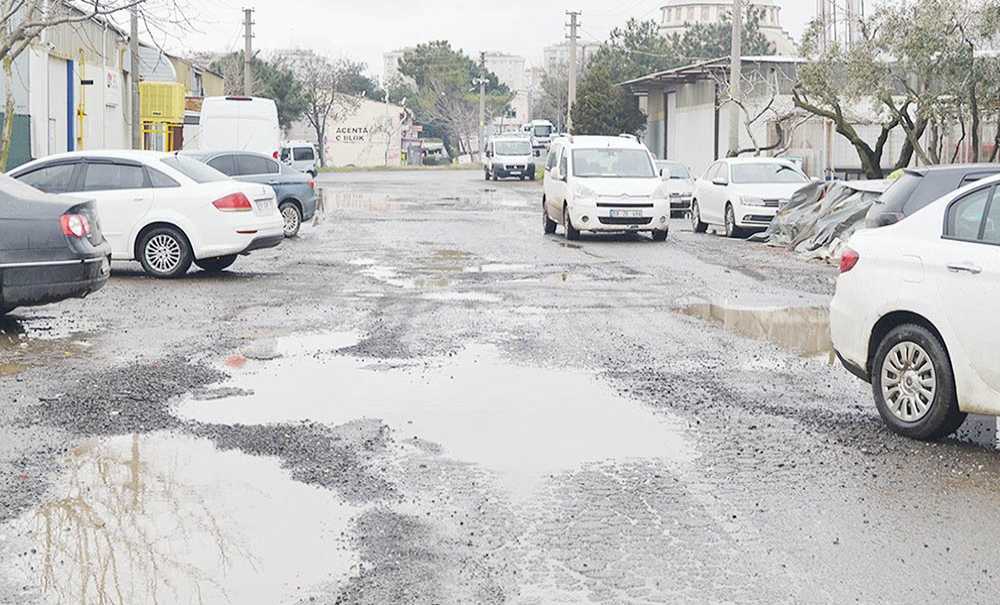 Sanayinin Yolları Esnafı Canından Bezdirdi
