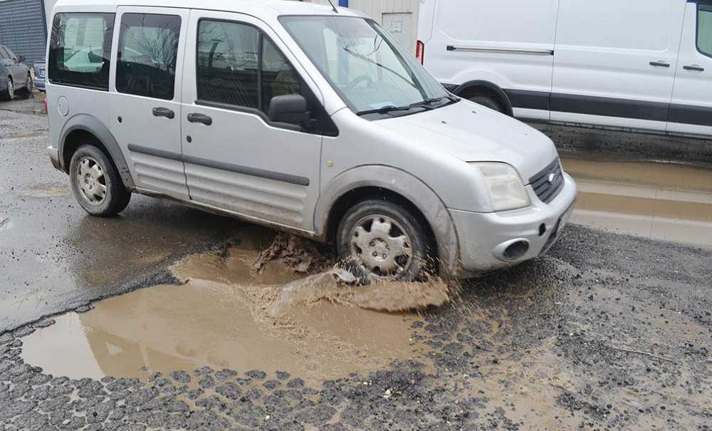 Sanayinin Yolları Esnafı Canından Bezdirdi