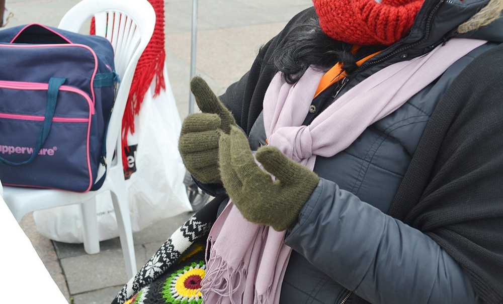 8 Martta Kadınlar Soğuktan Titredi