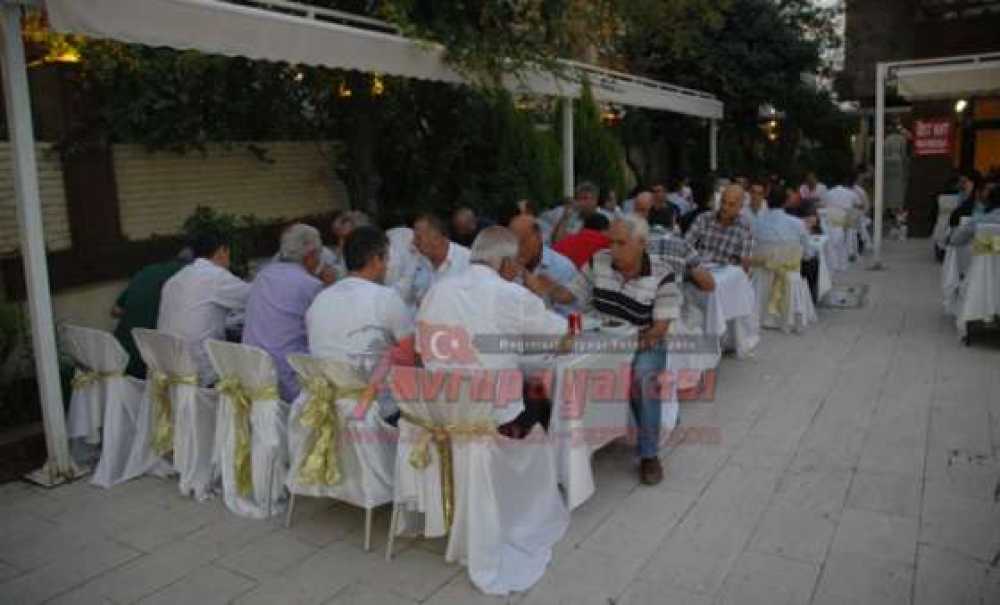 İşadamı Birol Çelik`ten İftar Yemeği