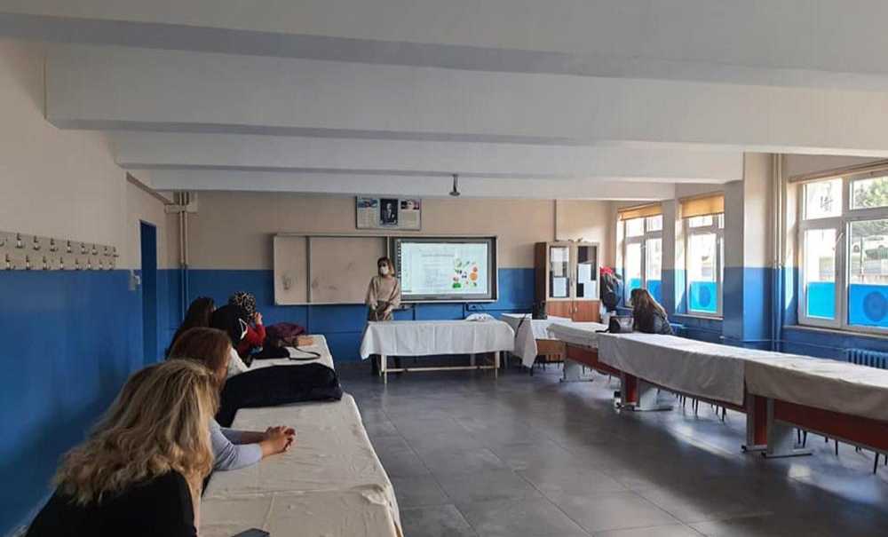 Çorlu İlçe Sağlık Müdürlüğü Velilere Eğitim Verdi