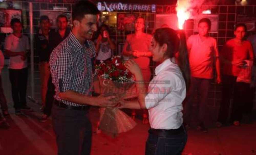 Atatürk Meydanı'nda İlginç Evlilik Teklifi