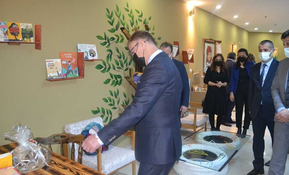 Geri Dönüşüm Kütüphanesi Açıldı