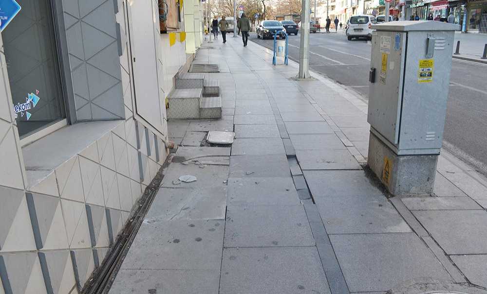 Kaldırımlara Vatandaşlar Tepki Gösterdi