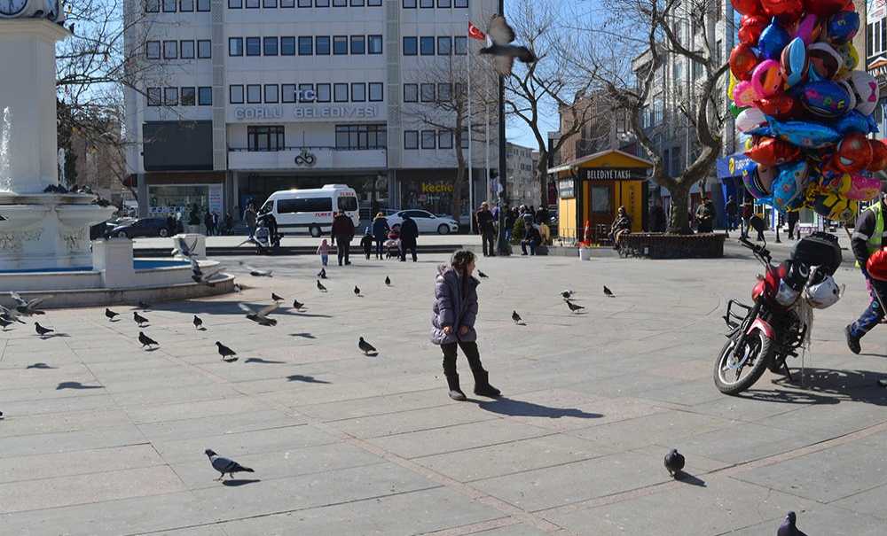 Havalar Isında Meydanlar Çocuk Sesleriyle Doldu