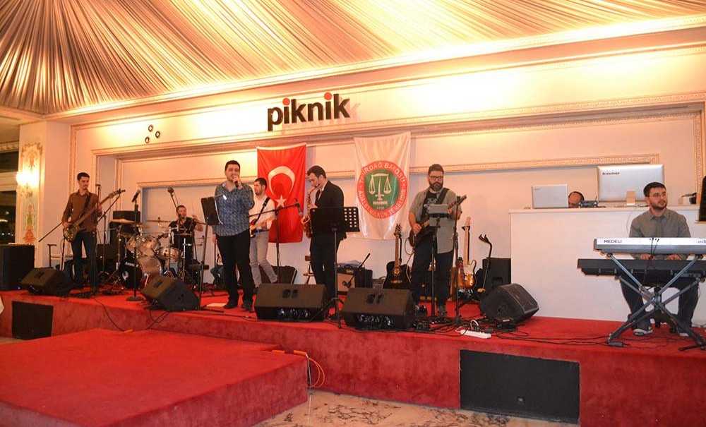 “Cumhuriyete Ve Atatürk'e Bağlıyız”