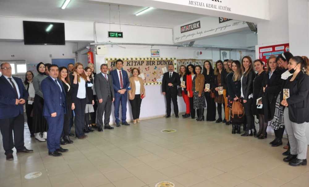 Atık Malzemelerden Kütüphane Yapıldı