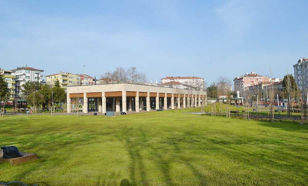 Açılışı Yapılmadan, Kırılıp Dökülüyor!